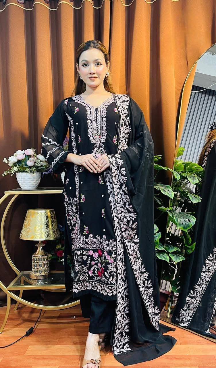 557634203_122150297000625535_3427773977459232114_n